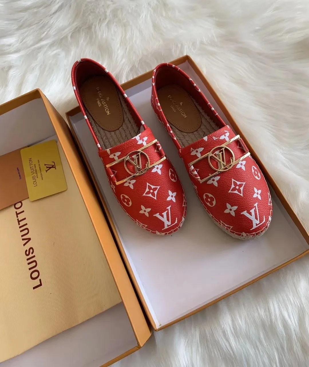 👟👟Ex-factory price 380👟👟 Lvui...Vuitt* on/】...Top purchasing agent, the highest version. Counter 19ss autumn and winter new straw woven women's, men's, mixed material gold thread letter fisherman shoes series, popular single shoes, beautiful on the feet. Purchase the authentic original build 6⃣Female model: sizes 34-41.